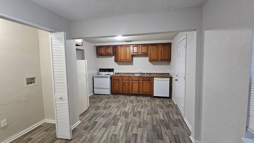 Building Photo - 9658 Gibson Ave