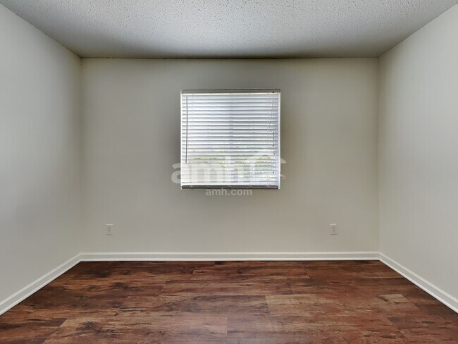 Building Photo - 808 Topsail Dr