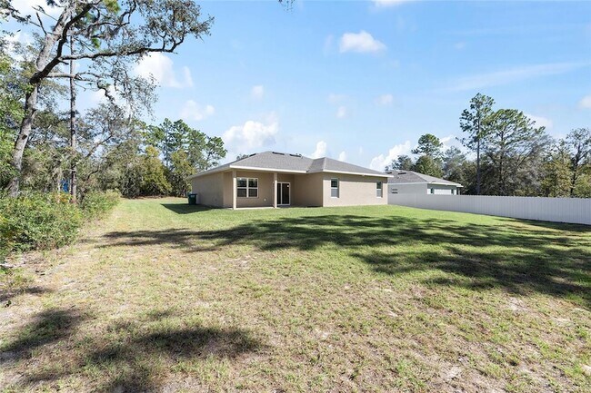 Building Photo - 5998 SW 154th Street Rd