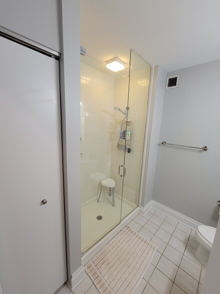 Building Photo - 33 W Ontario St