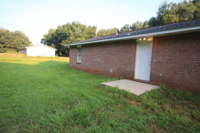 Building Photo - 3BR, 2BA Duplex in NW Pensacola – Convenie...