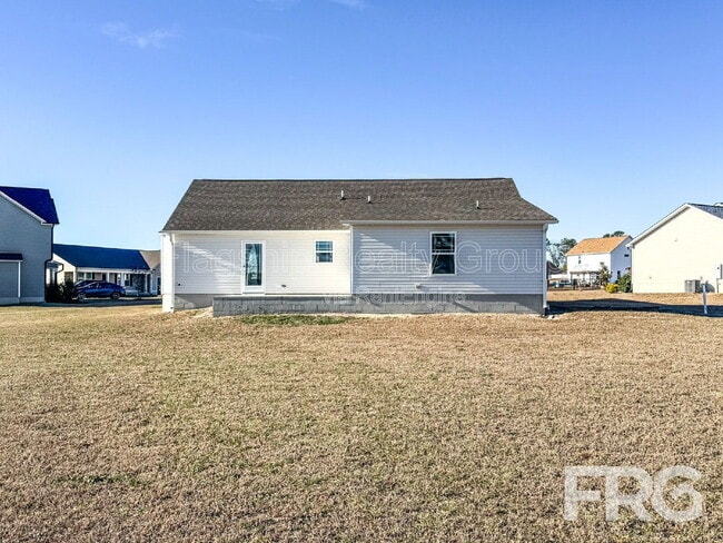 Building Photo - 102 Michael Thomas Pl