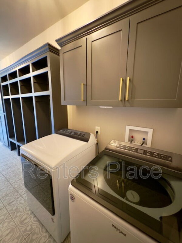 Building Photo - 4051 E 46th Pl