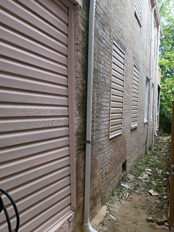 Building Photo - 2554 Hollins St