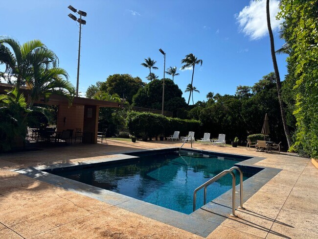 Building Photo - AVAILABLE NOW. Electric included. Furnishe...