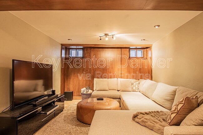 Building Photo - 740 S Corona St