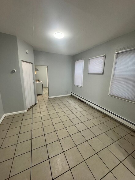 Building Photo - 4013 Ventnor Ave