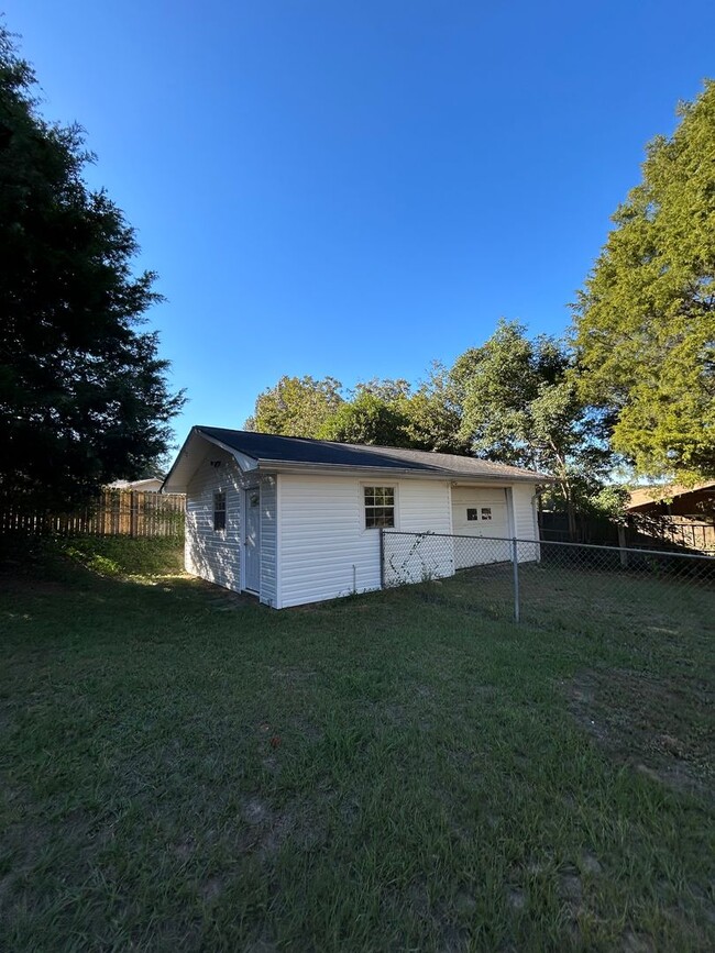 Building Photo - Valley Hills Subdivision, Enterprise, AL