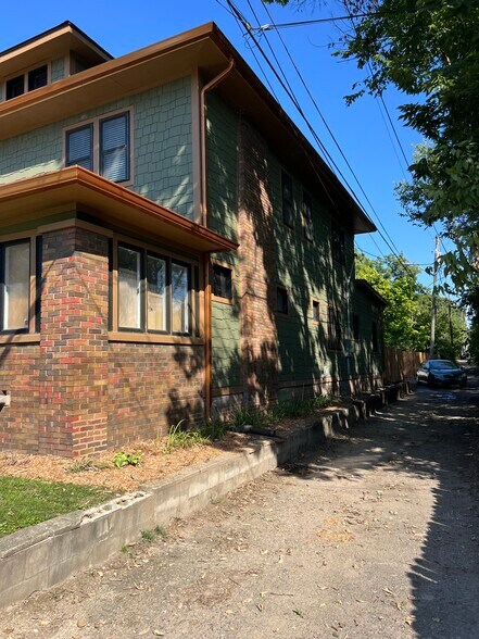 Building Photo - 1235 Tecumseh St