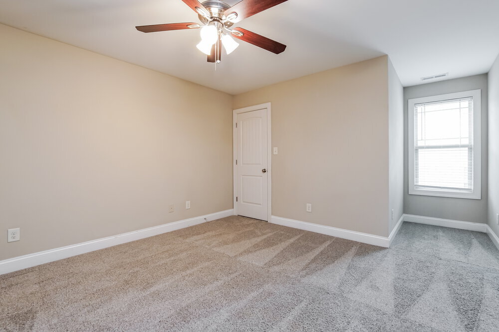 Building Photo - 647 Airedale Trail
