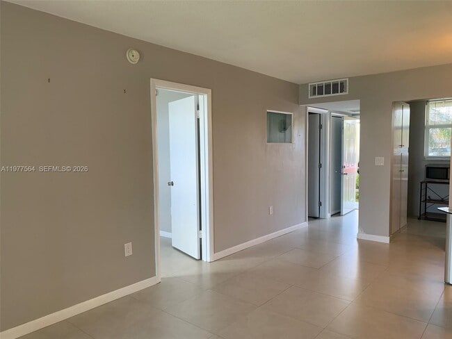 Building Photo - 3010 Marcos Dr