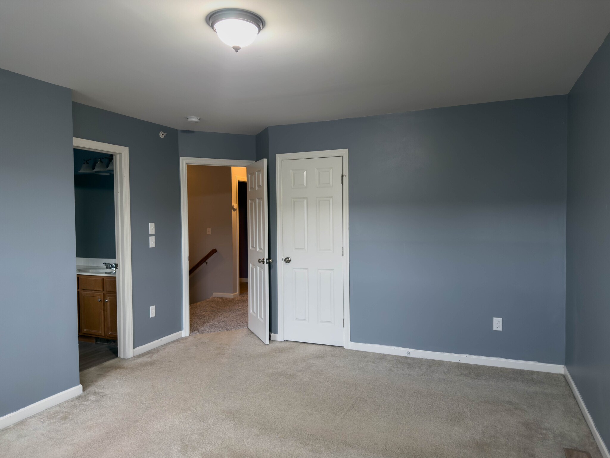 Building Photo - 111 N Village Cir