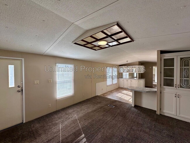Building Photo - 9499 Wendi Dr NE