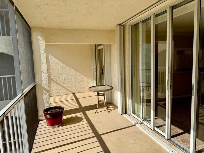 Building Photo - 104 Half Moon Cir