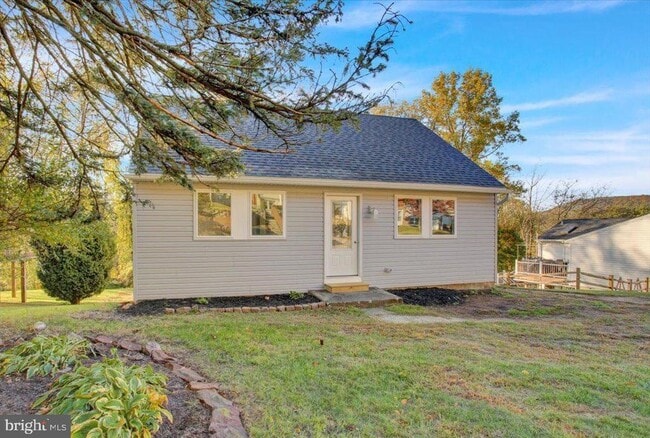 Building Photo - 40 Elaine Dr