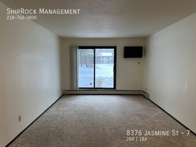 Building Photo - Meadowbrook 8379-#7