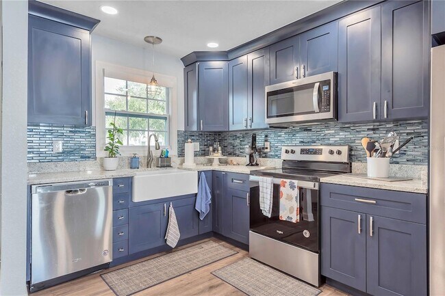 Building Photo - 5172 Coquina Key Dr SE