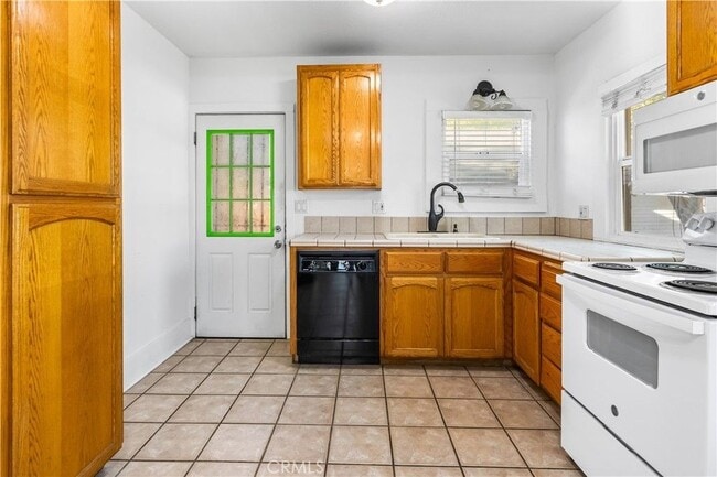 Building Photo - 77 E Main St