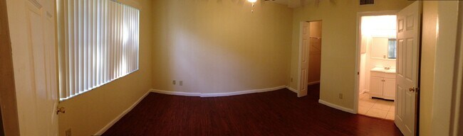 Building Photo - Bella Grand #104