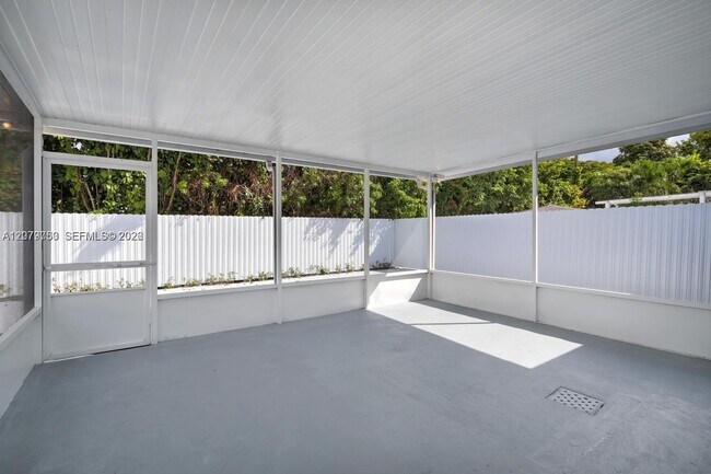 Building Photo - 3509 SW 23rd Terrace