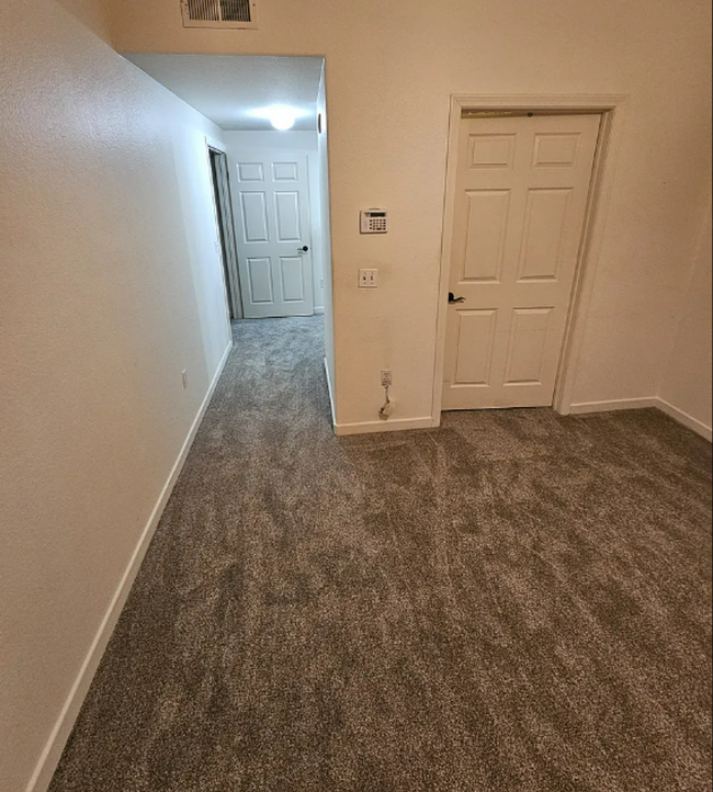 Building Photo - Mission Gorge Condo 2bed/2bath