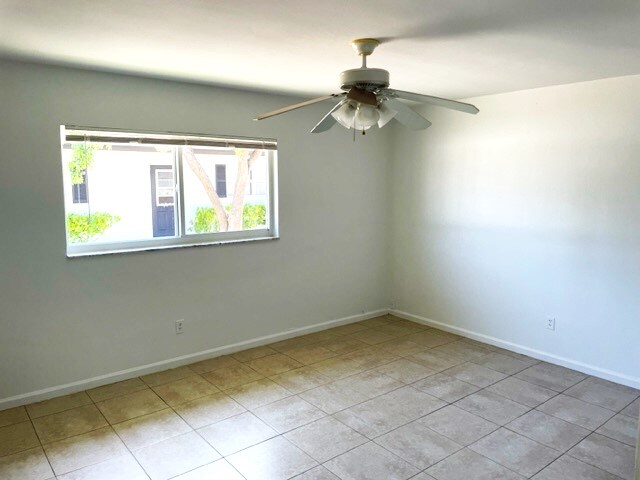 Building Photo - 627 92nd Ave N