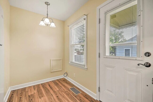 Building Photo - 2361 Hiwassee Dr