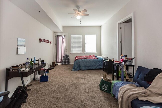 Building Photo - 2708 San Pedro St