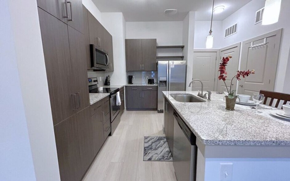 Building Photo - 510 Guthridge Ct NW