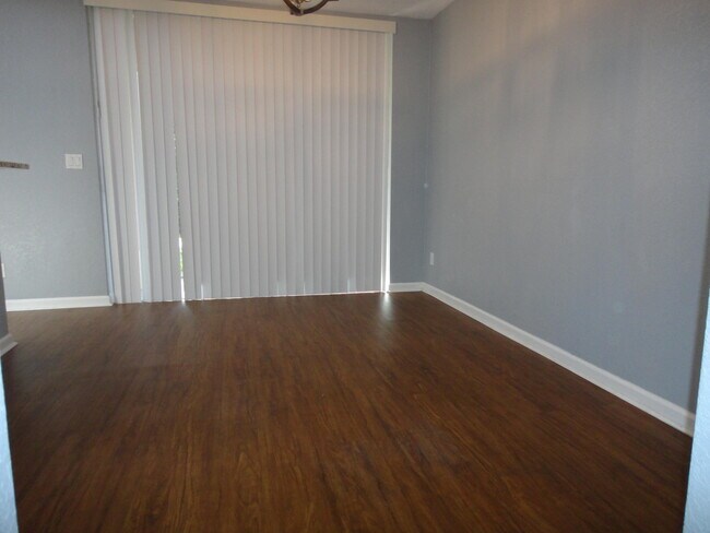 Building Photo - 2912 Hidden Hills Rd