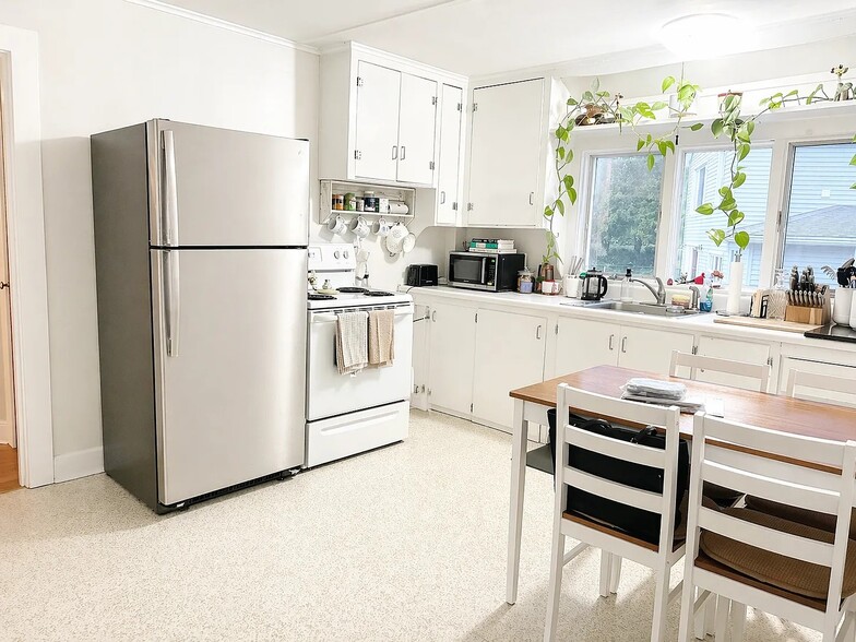 Building Photo - 123 Thimble Islands Rd