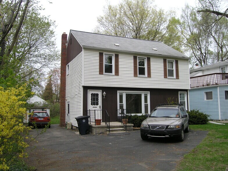 Primary Photo - 1343 Rosewood St