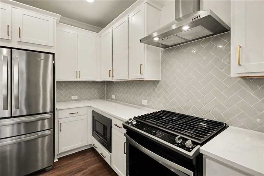 Building Photo - 545 Cresentry Brook