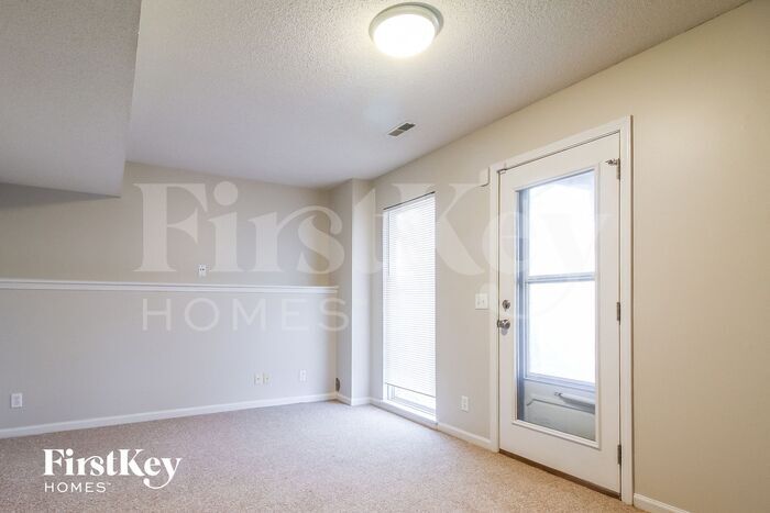 Building Photo - 11031 N McKinley Ave