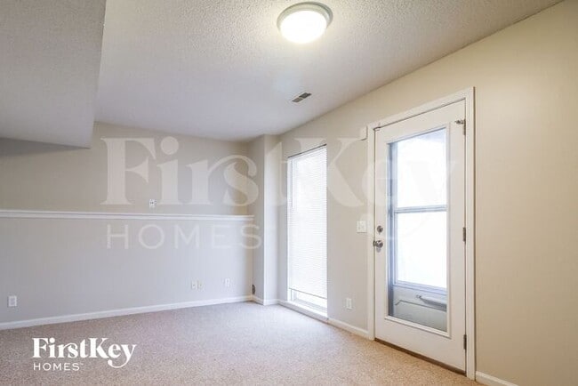 Building Photo - 11031 N McKinley Ave