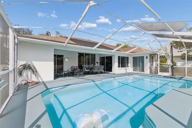 Building Photo - 1062 Greenturf Rd