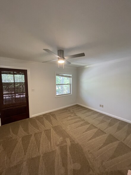 primary upstairs - 114 Orleans Oak Ln
