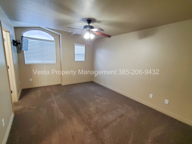 Building Photo - 299 W 1940 N