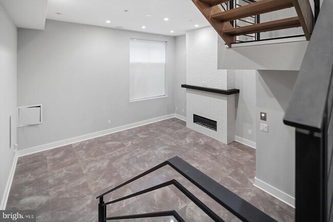 Building Photo - 1332 Kater St