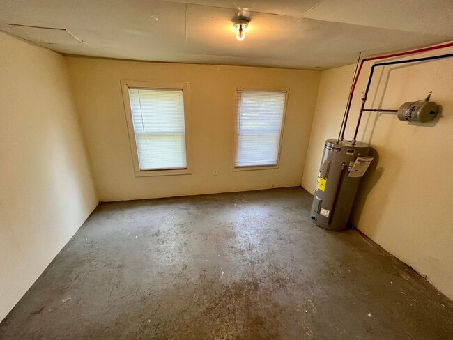 Building Photo - 2 Bed | 1 Bath House