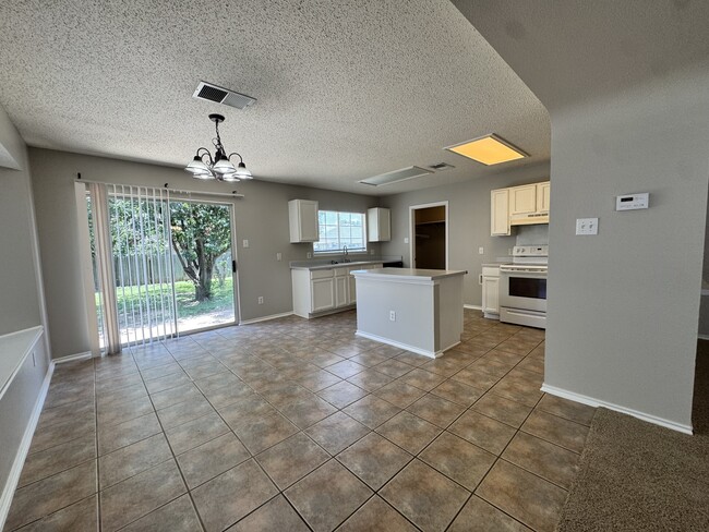 Building Photo - 1008 Aransas Cove