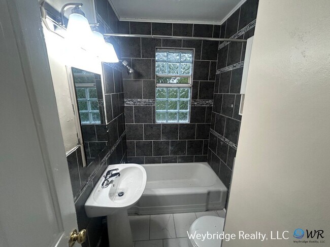 Building Photo - 3732 Herbert Ave
