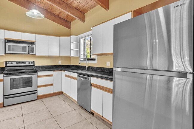 Building Photo - Beautiful 3 bedroom 2 bathroom Home in heart of  Delray Beach