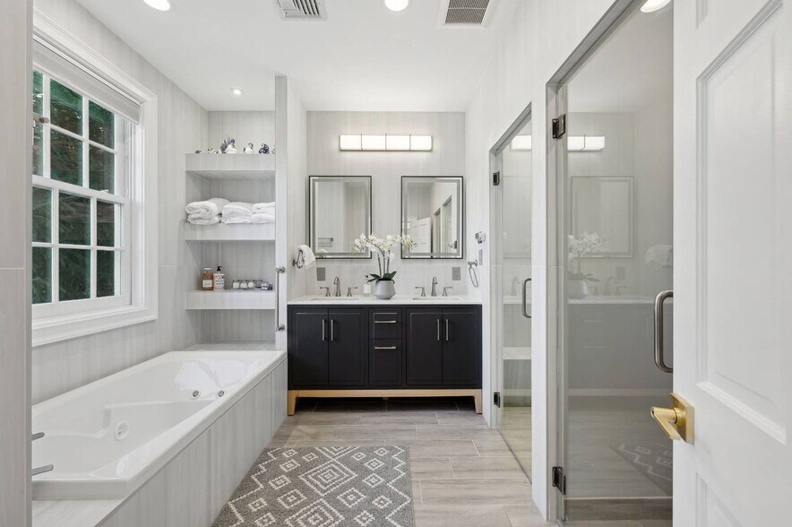 Building Photo - 131 Flying Point Rd