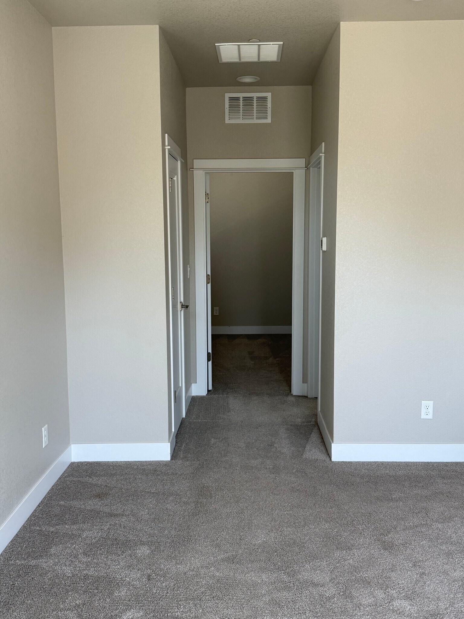 Building Photo - 837 Cherokee Dr