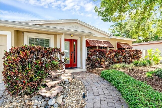 Building Photo - Newly Renovated 3 bedroom 2 bath Winter Pa...