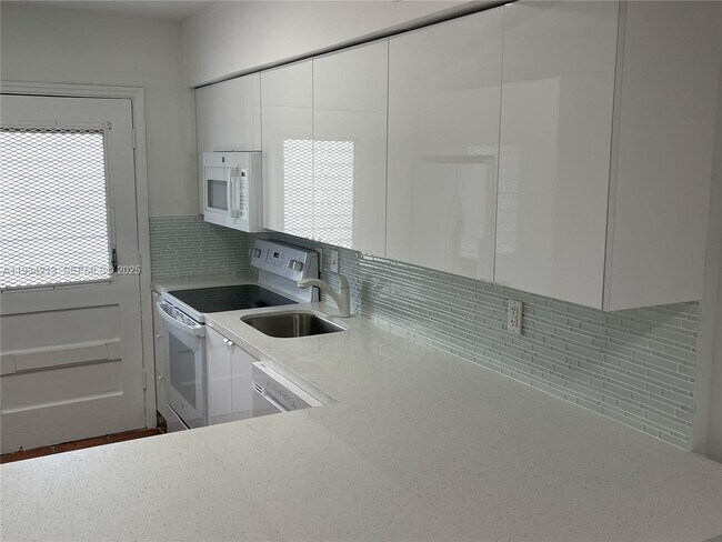 Building Photo - 251 Galen Dr