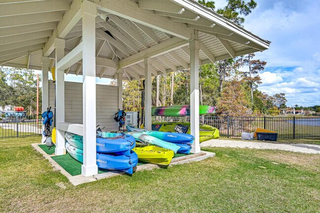 Building Photo - 6983 Saona CT