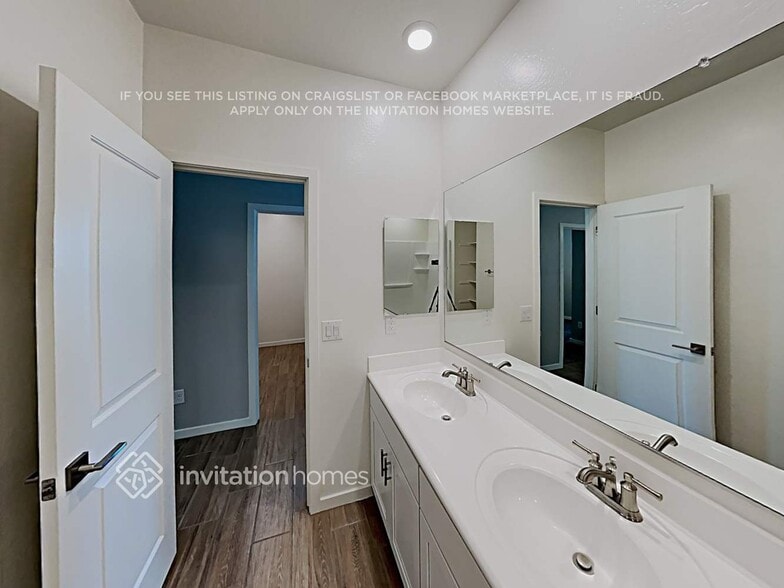 Building Photo - 4058 W Crossflower Ave