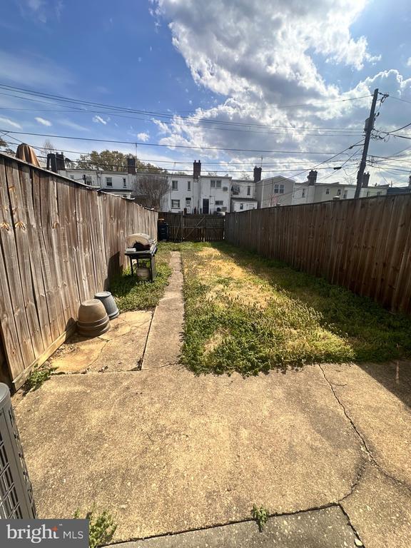 Building Photo - 3433 Clay St NE